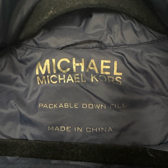 Michael Kors Women’s Packable Down Fill Navy Chevron Puffer Jacket | EUC - Picture 8 of 13